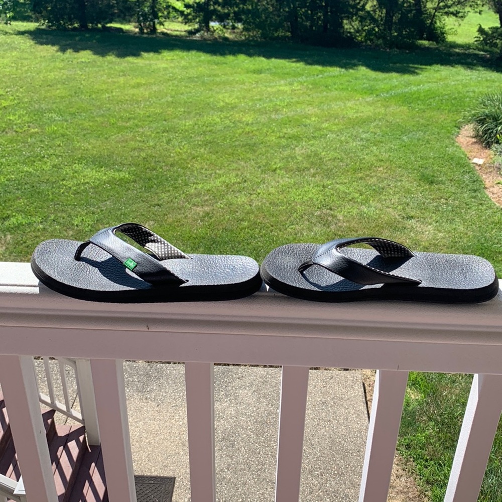 Sanuk sandals